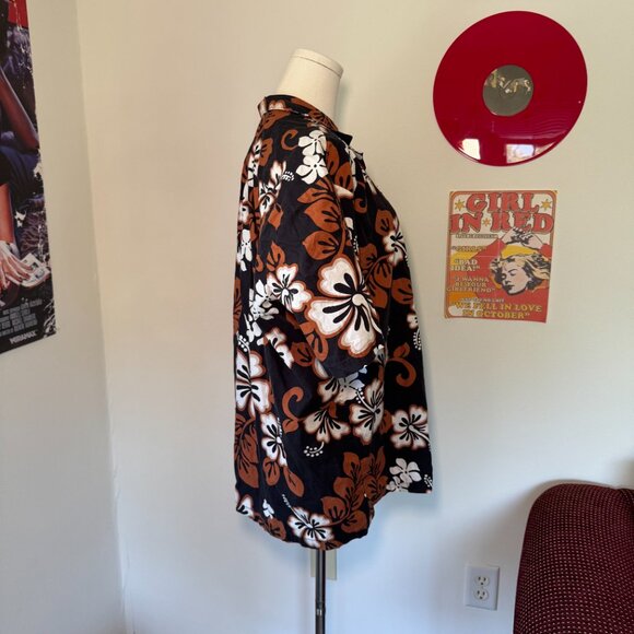 Vintage Hawaiian Original Black, Orange, and White Floral Buttoned Shirt - Picture 4 of 11